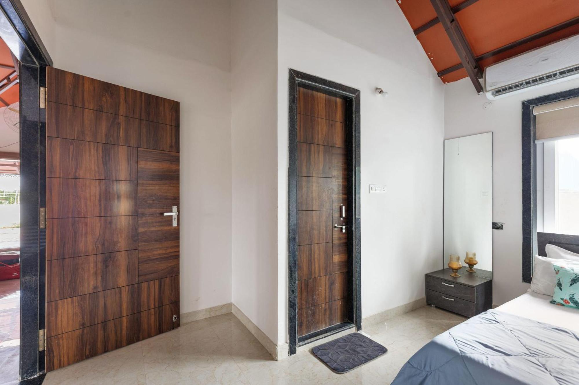 Aqua Lagoon Villa By Secret Turtle Pvt Pool Private Lawn سيكَندراباد المظهر الخارجي الصورة