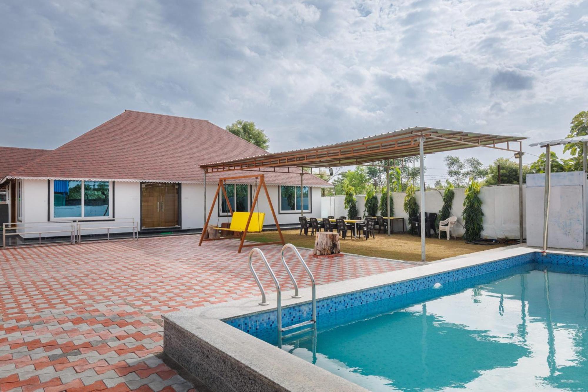 Aqua Lagoon Villa By Secret Turtle Pvt Pool Private Lawn سيكَندراباد المظهر الخارجي الصورة
